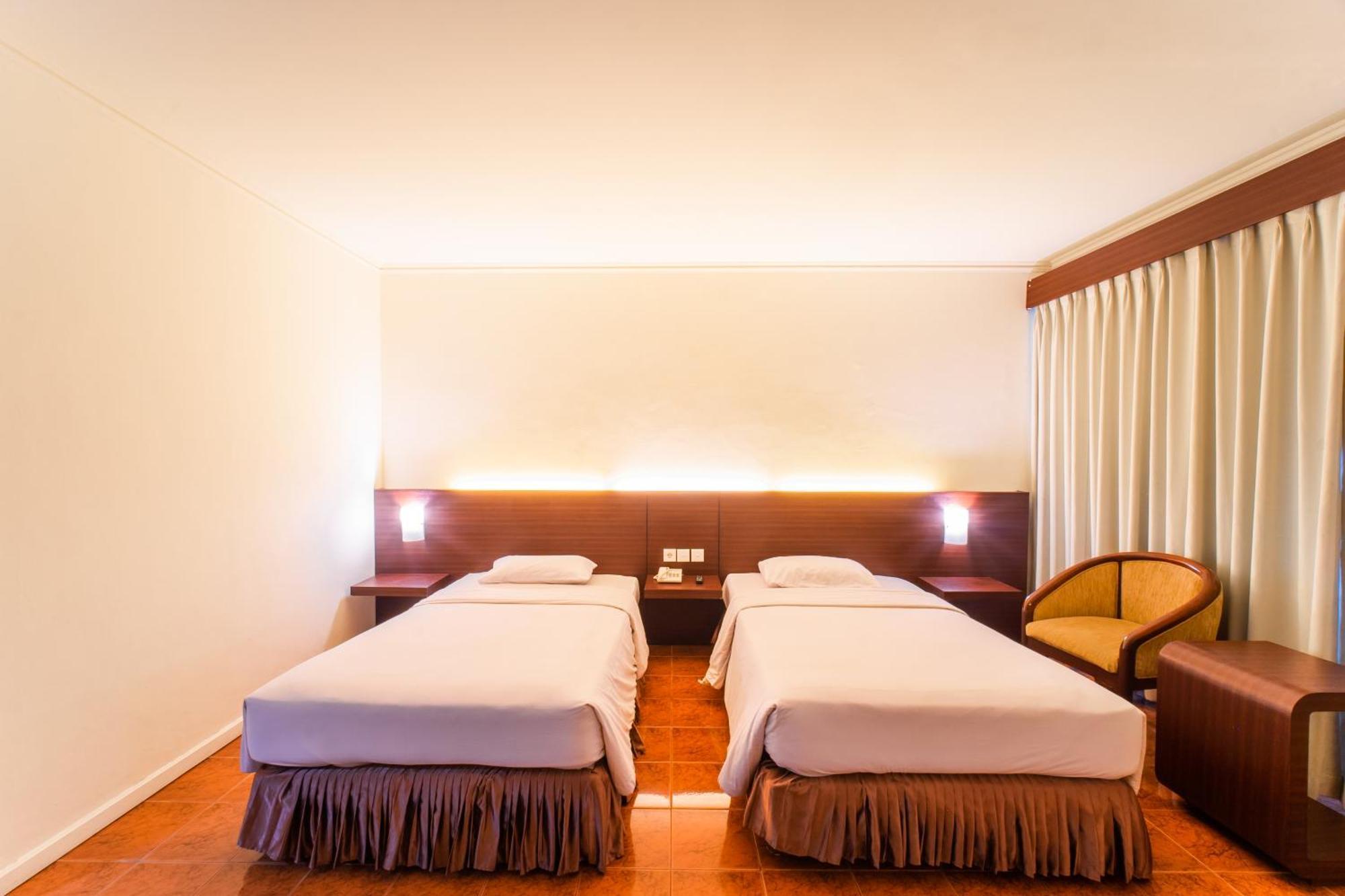 Adika Hotel Bahtera Klandasan Kecil 외부 사진