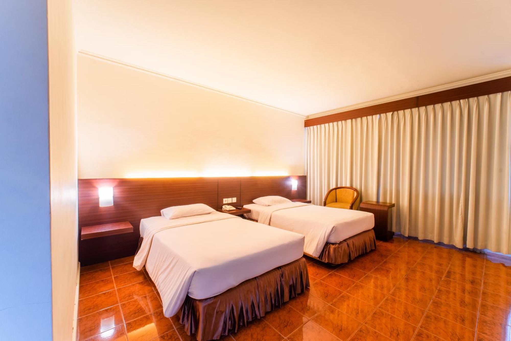 Adika Hotel Bahtera Klandasan Kecil 외부 사진